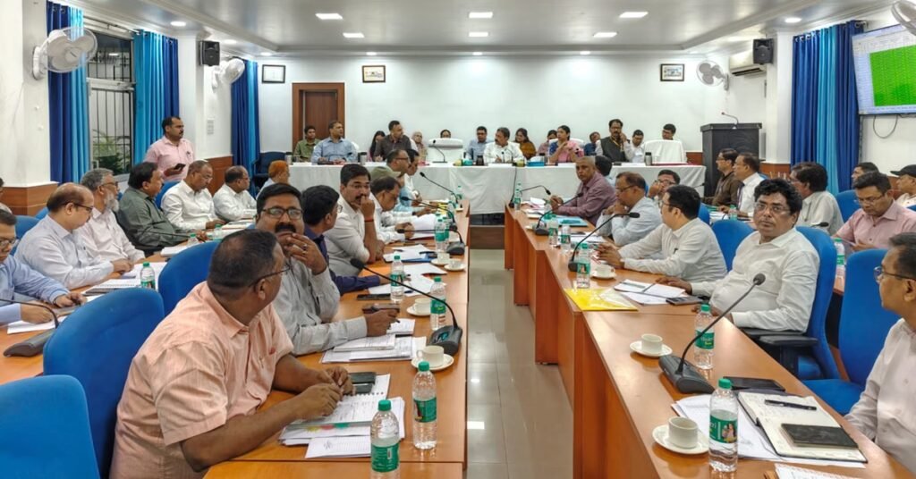 बिहार:राजस्व अधिकारियों का आंदोलन पड़ा नरम, Rtps सेवाएं बहाल; सरकार ने तीन दिन के अंदर काम पर लौटने कहा – Bihar Revenue Staff Strike: Minister Assures Action On Demands, Employees Told To Return To Work