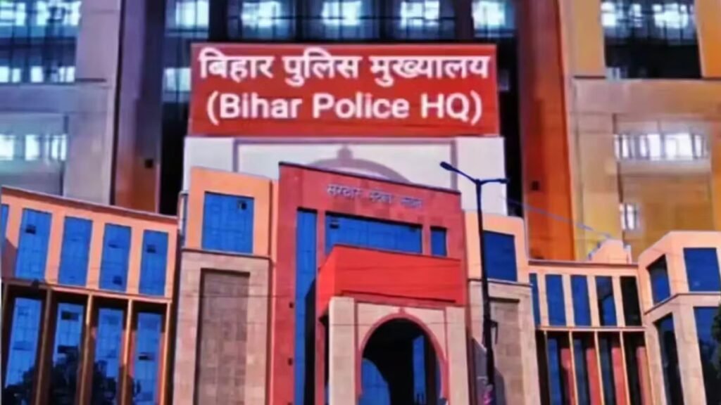 बिहार:परिवार और बेटी से मिलने की मांग को लेकर पुलिस मुख्यालय पहुंचीं आईपीएस की पत्नी, डीजीपी से की मुलाकात – Bihar: Ips Officer’s Wife Reaches Police Headquarters Demanding To Meet Her Family And Daughter.