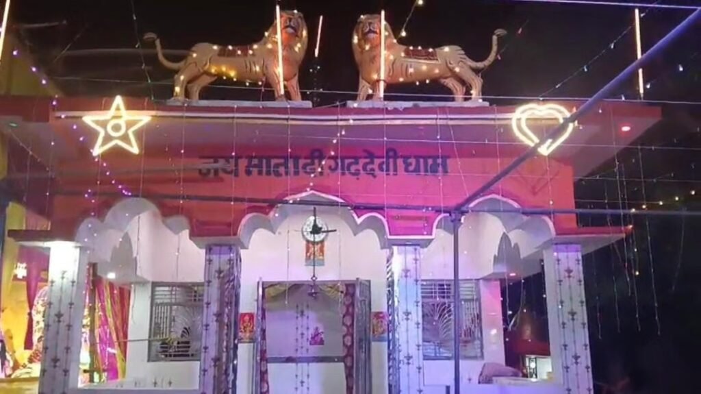 बिहार:नवरात्र में उमड़ती है भीड़, लेकिन मंदिर परिसर में गड्ढे; आखिर कब बदलेगी तस्वीर? – A Temple Linked To Lord Rama—yet The Garhdevi Temple Remains In A Dilapidated State: